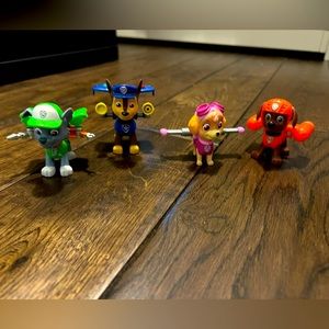 Paw Patrol; Miscellaneous Pups/Figures (9)